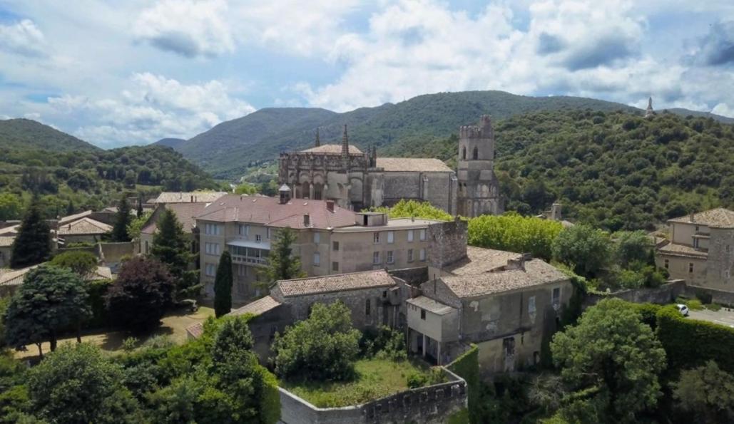 Viviers Gite D'Etape Et De Groupe Du Clos Saint Roch מראה חיצוני תמונה